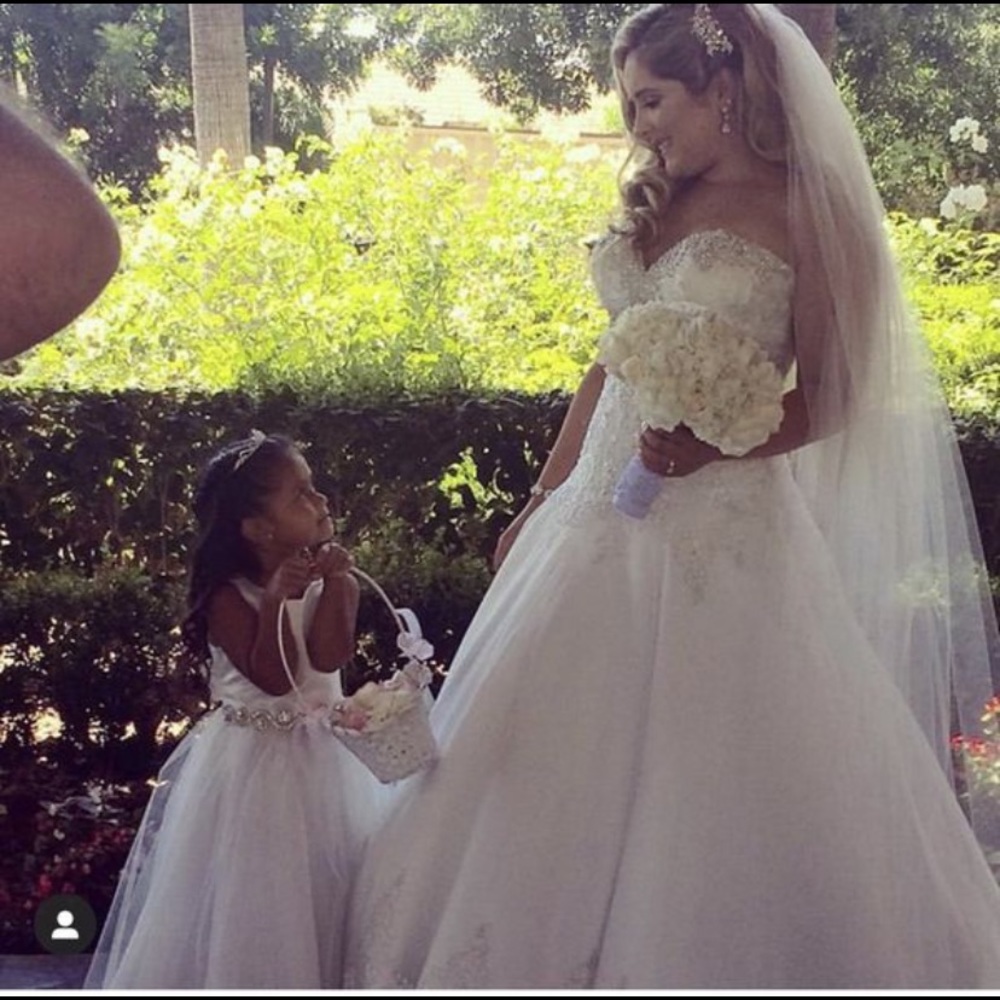 Wedding dress